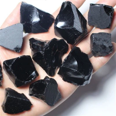 Obsdian negru natural brut